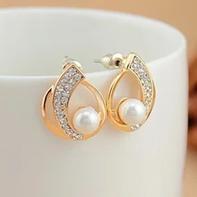 Уникальный Женщины Luxrious Корейские Новое Прибытие Мода Hollow Имитация Перл Циркон Стад Серьги E1763
