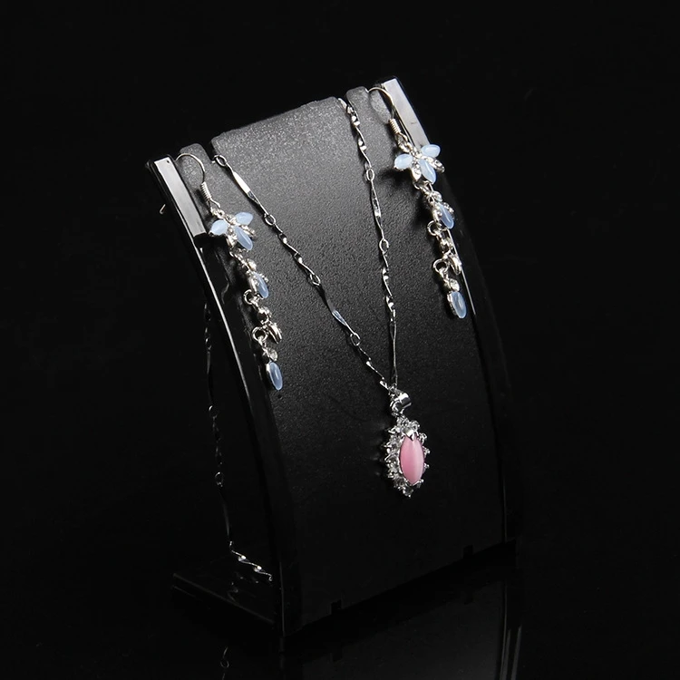 3643207591_434861876