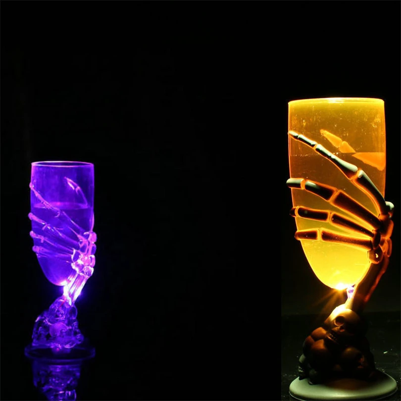 

Glowing Wine Cup Claw Party Spooky Skeleton SKull Halloween Goblet LED Scary A claw cup that emits colored light AK4-12