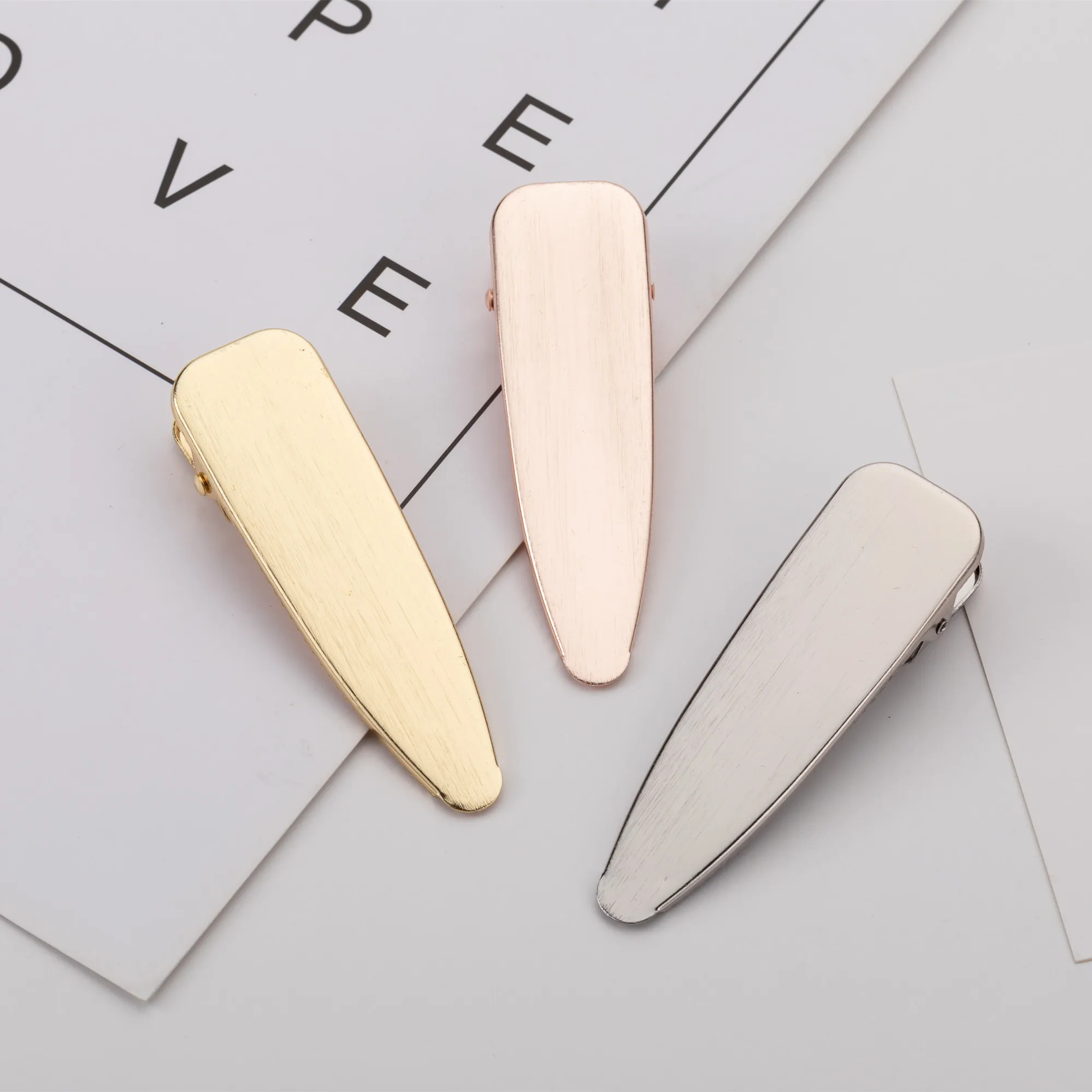 

2019 New Design Hair Accessories 1PC Korea Hollow Geometric Waterdrop Hair Clips Vintage Handmade Wood Hairpins Barrettes
