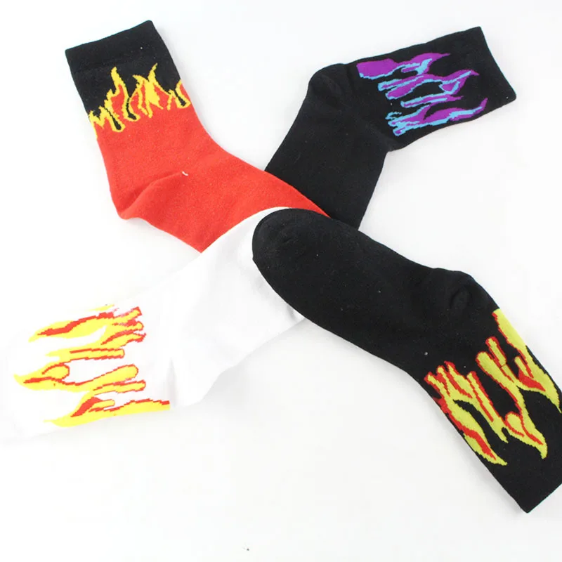 Красные желтые носки с изображением пламени, реалистичные Жаккардовые Носки с рисунком пламени, мужские носки в стиле хип-хоп, Классические хлопковые длинные носки унисекс для скейтборда