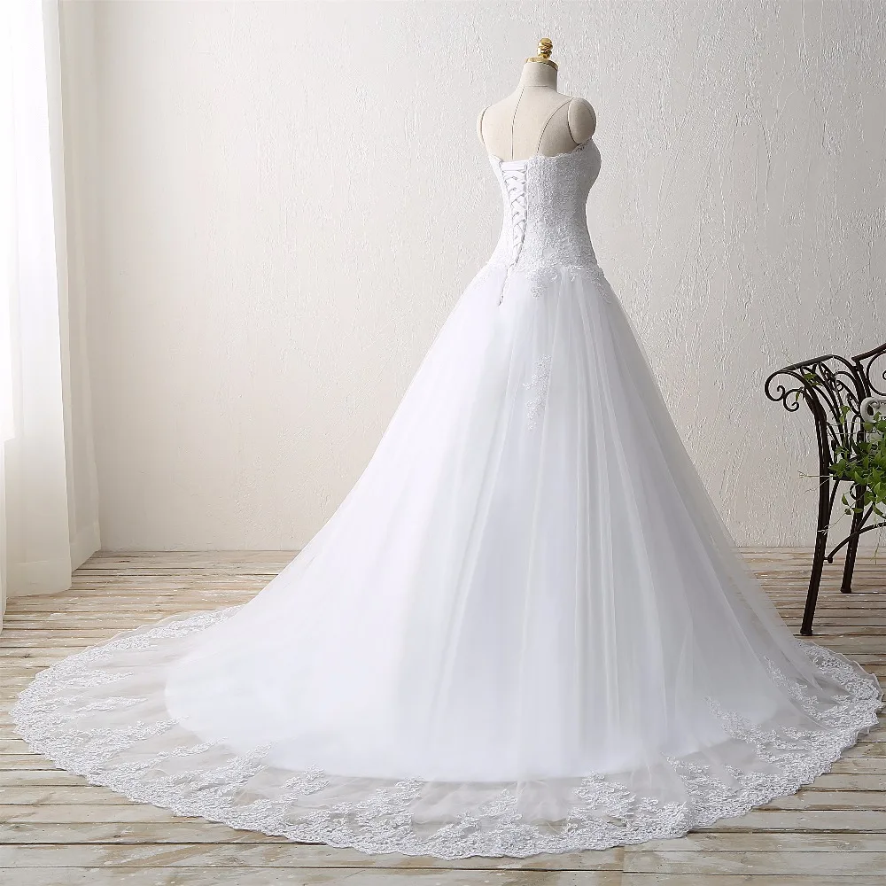 Elegant A-line Sweetheart Appliqued Tulle Lace Wedding Dress