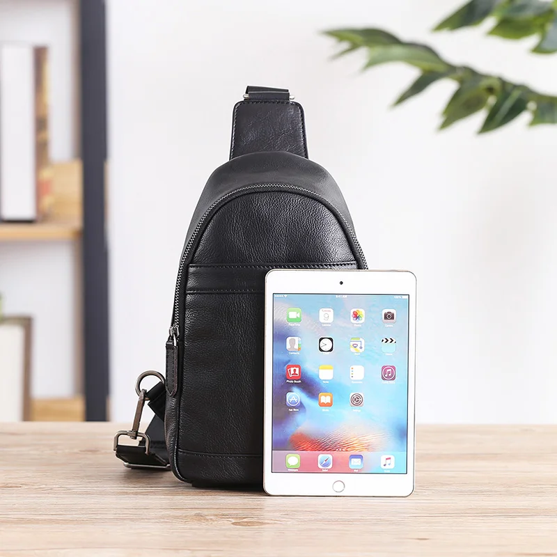 AETOO Chest bag, male leather casual single shoulder crossbody bag, large capacity men's head layer cowhide chest Bag