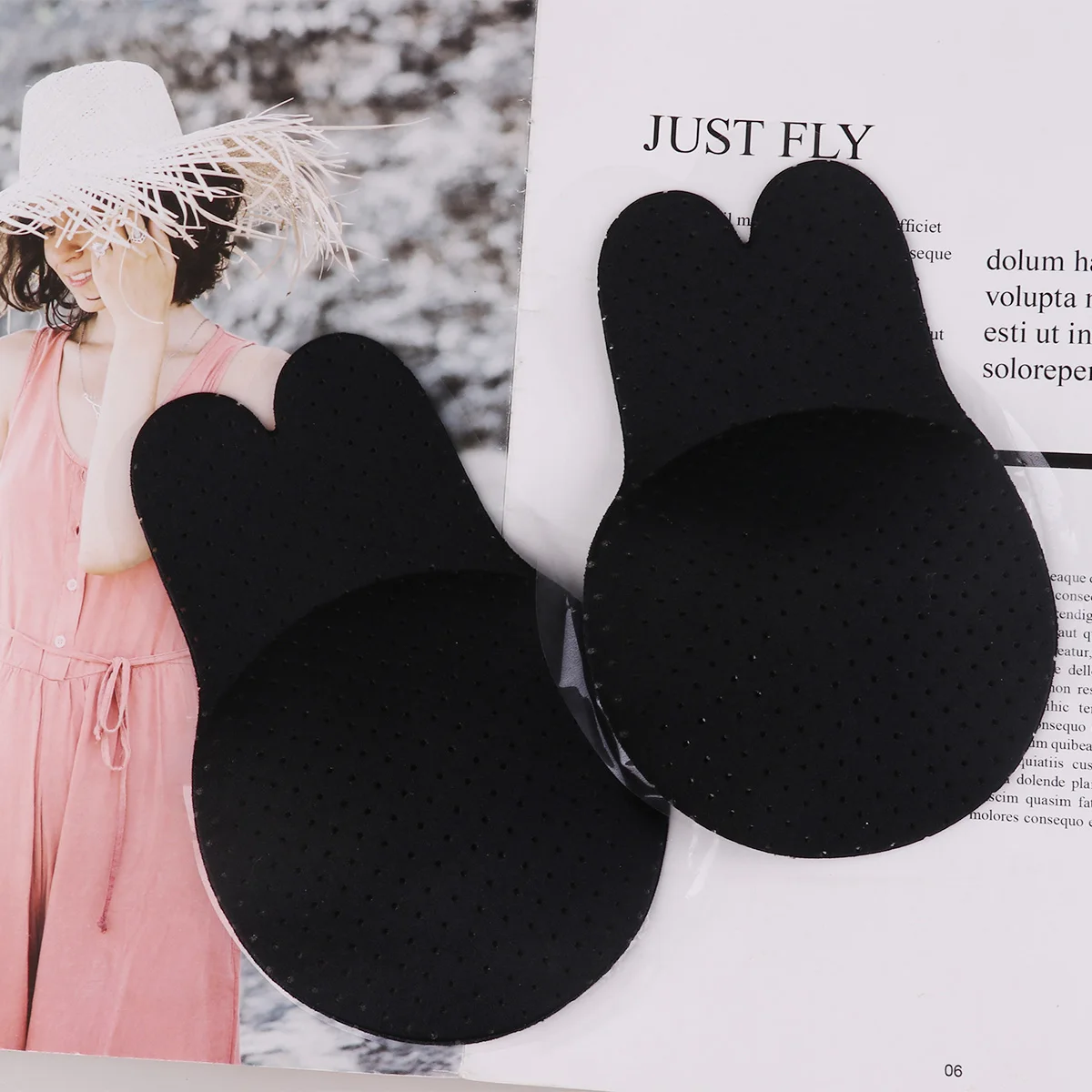Women Bra Nipple covers Strapless Reusable Self-adhesive Breathable Invisible Push Up Bra Nipple Covers Breast Lifts Tape Women