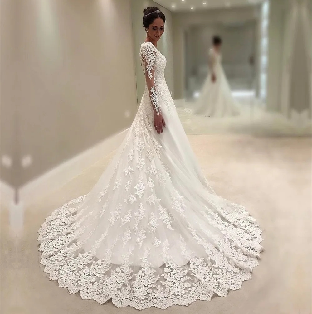 

Long Sleeve Muslim Wedding Dresses 2019 With Lace V-neck Court Train White Bridal Gowns