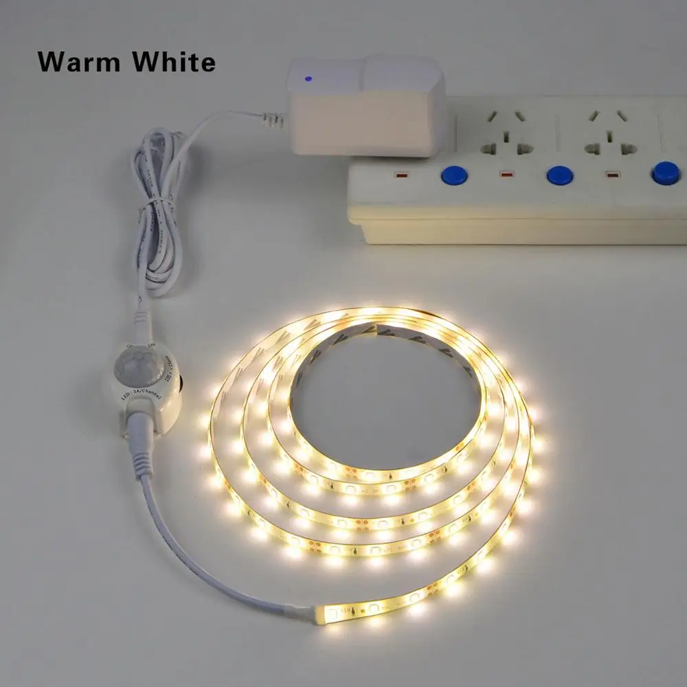 Светодиодные лампы для шкафа водонепроницаемый 2835 кухонный светодиодный светильник 1 м 2 м 3 м 4 м 5 м датчик движения полоса+ ЕС США адаптер питания для прикроватной кровати - Цвет: Warm White