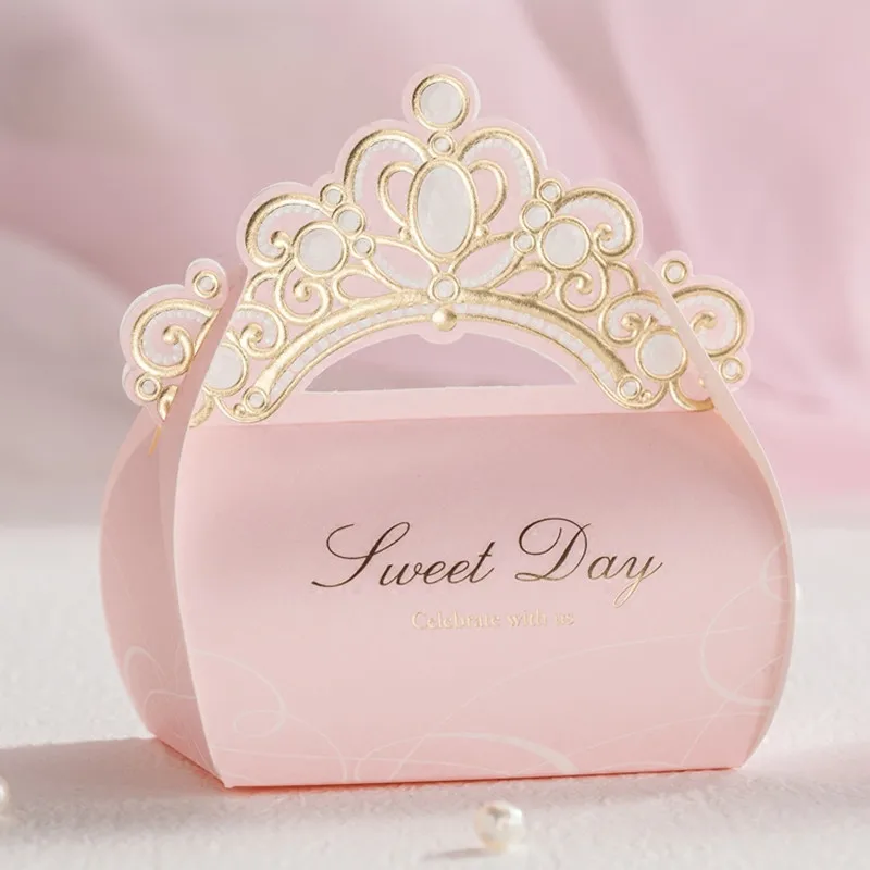 

100pcs Laser Cut wedding gifts for guests Wedding Favor Box Party Favors Paper Candy Box Wedding Souvenir Boda