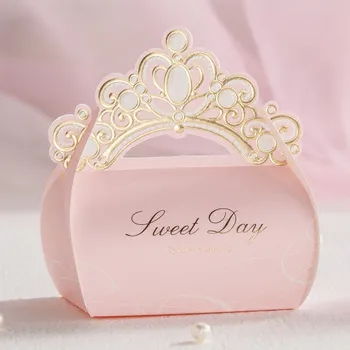 

100pcs Laser Cut wedding gifts for guests Wedding Favor Box Party Favors Paper Candy Box Wedding Souvenir Boda