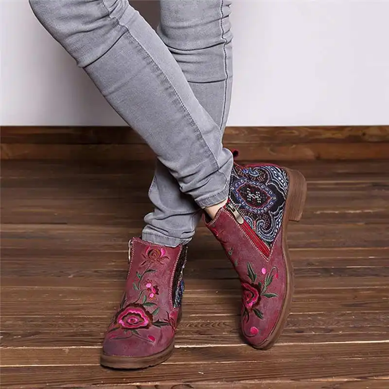 Socofy/Винтажные ботильоны с вышитыми цветами; женская обувь; женские повседневные ботинки из натуральной кожи на молнии; botas Mujer
