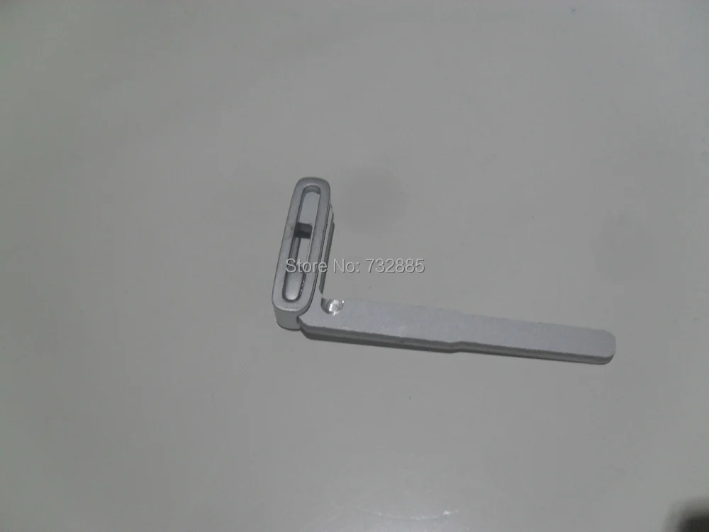 Volvo smart key blade  (1).JPG