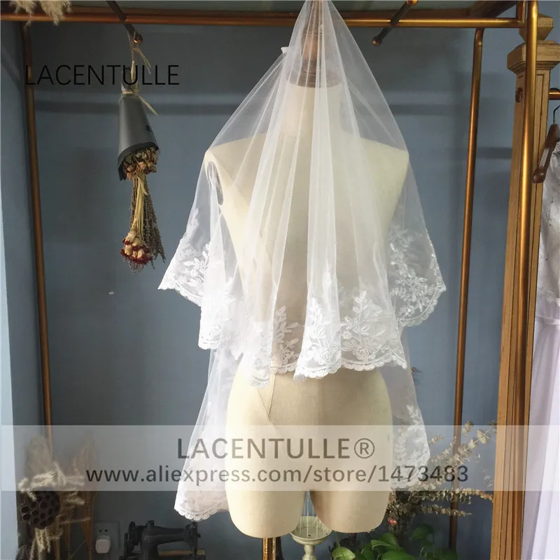 ivory 2 tiers elbow length wedding bridal veil with scapploed appliques edge (2)