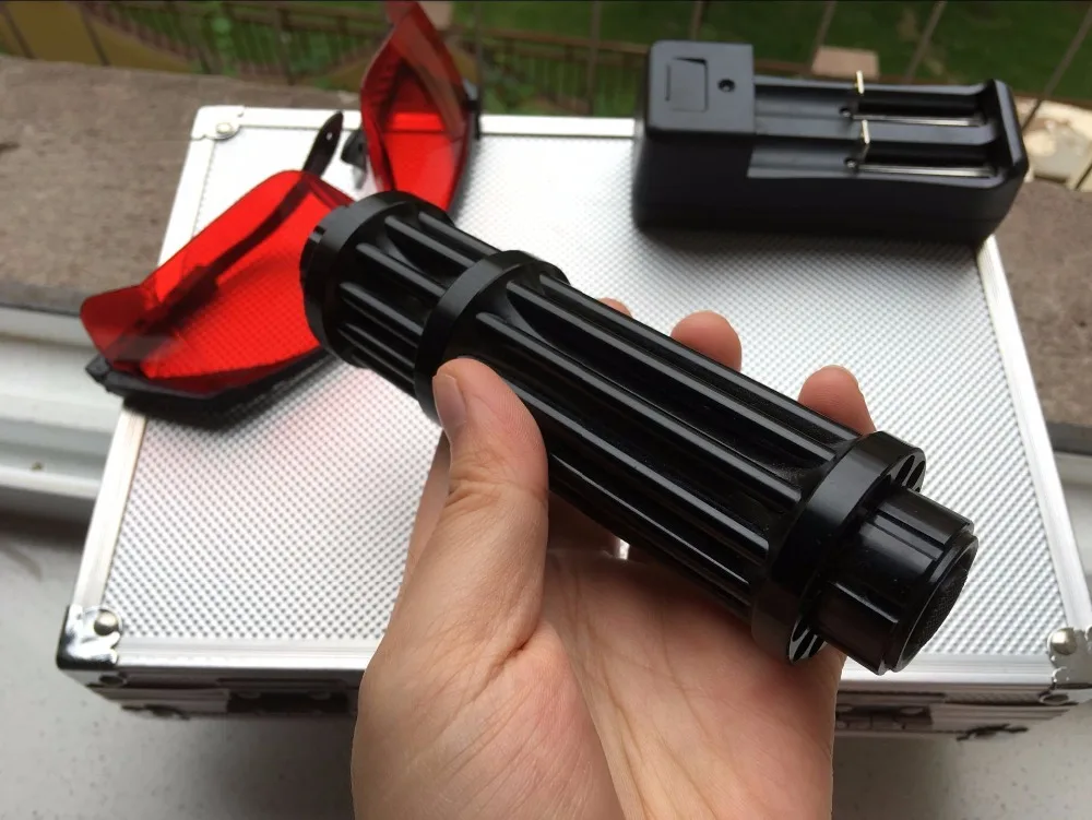 

Burning Laser Pointers military Hunting LED For Sale 450nm 2000000m Blue Laser Pointer Cutting Laser Pointer Wood,LIT Cigarettes