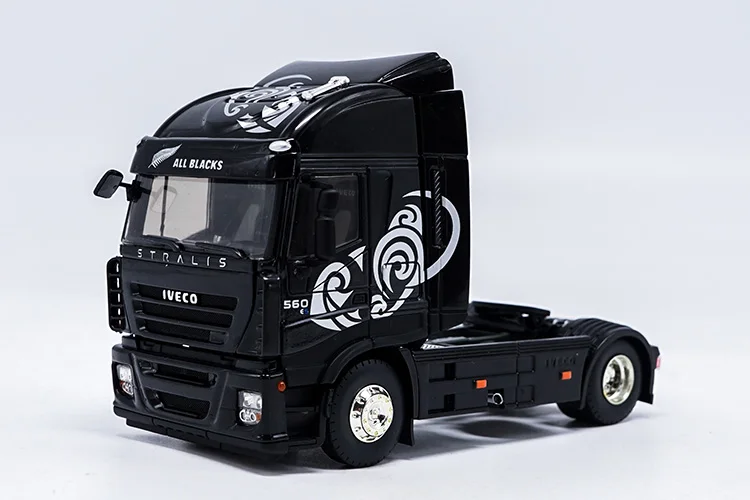 1:43 литья под давлением модель для Игорь Iveco Stralis 560 грузовик все черный сплав