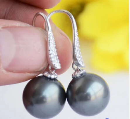 

free shipping 00241 TAHITIAN BLACK ROUND SOUTH SEA SHELL PEARL DANGLE EARRING