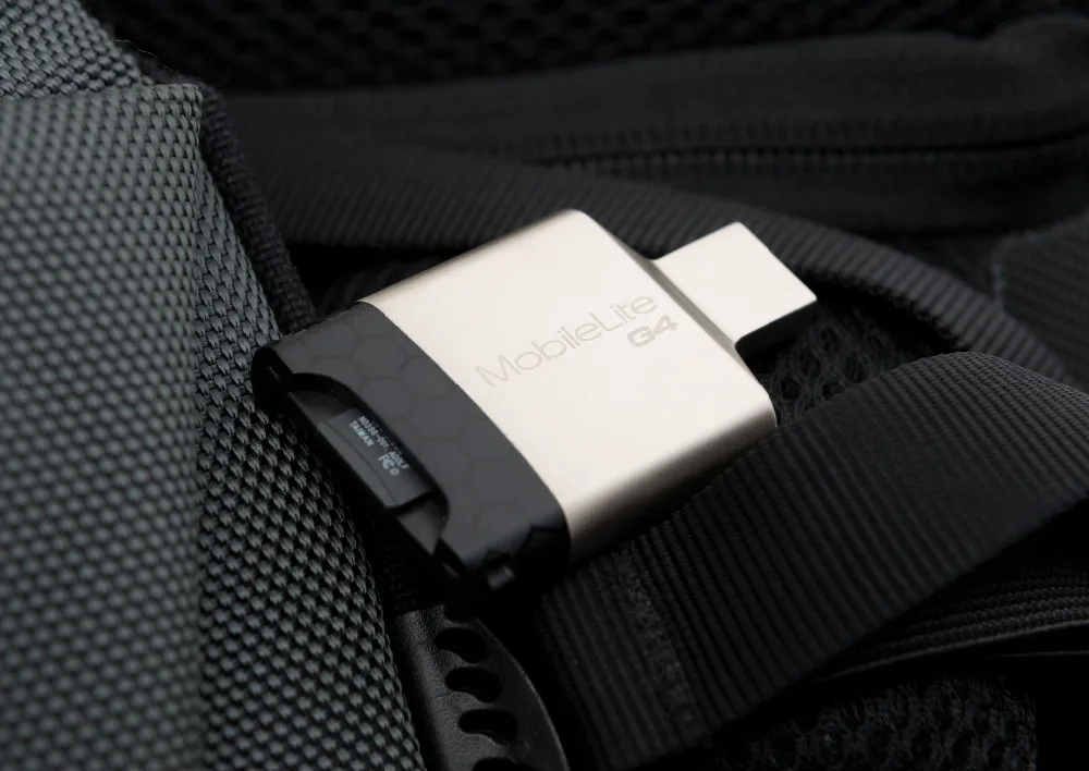MobileLite G4 USB 3.0 Reader lifestyle image_MLG4-microsd-side-HR_09_06_2014 13_45