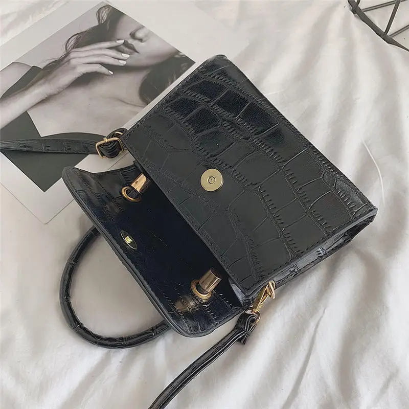 Women Retro Portable Small Square Bag Wild Shoulder Bag Messenger Bag bolso mujer sac a main bolsa feminina 40AP1221