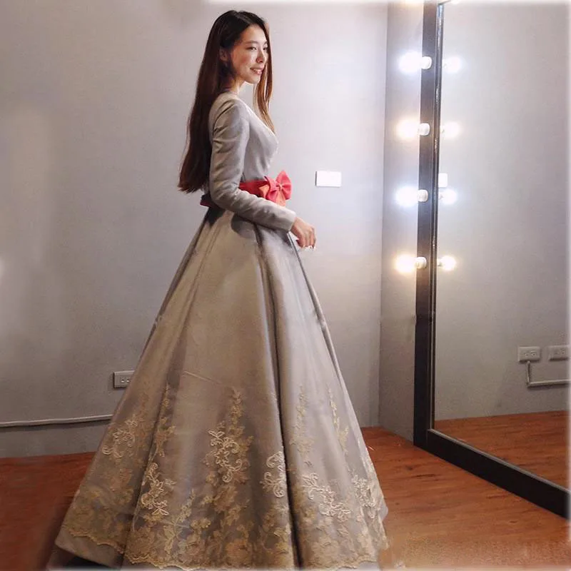 gray-satin-deep-v-neck-prom-dresses-saudi-arabia-long-sleeves-lace-appliques-evening-dress-with-orange-bow-a-line-partygowns