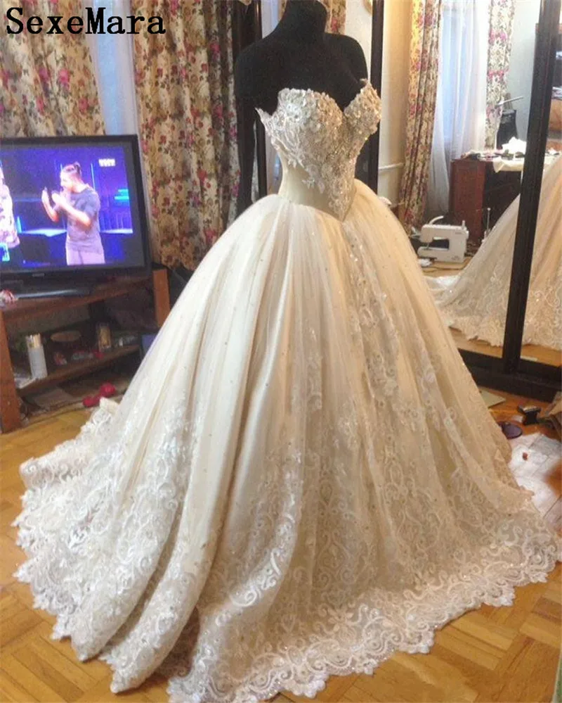 luxury-tulle-ball-gown-wedding-dresses-3d (1)