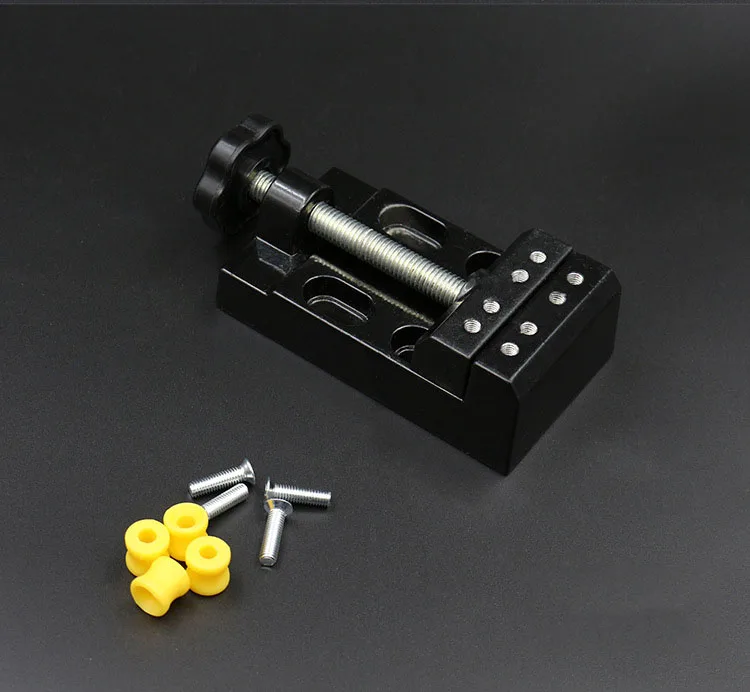 3121958069_698685257