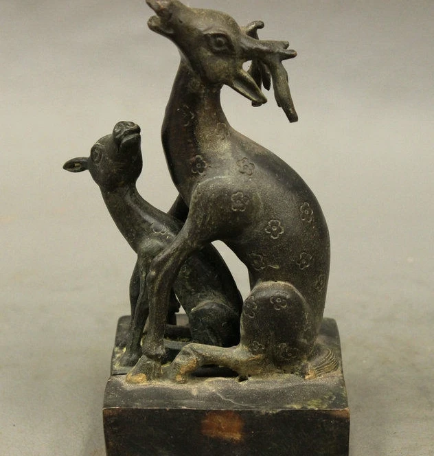 

Chinese Old Bronze Symbol Power Status Deer Doe Animal Statue Signet Seal Stamp