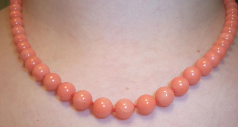 

3205 GENUINE CORAL 18" Knotted NECKLACE STRAND Beautiful Natural Beads