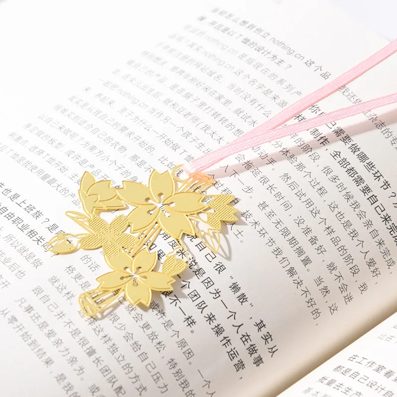 

Creative Sakura Series Chinese Style Hollow Bookmark Mini Brass Pink Streamers Student Girl Gift Bookmark Stationery 1PCS