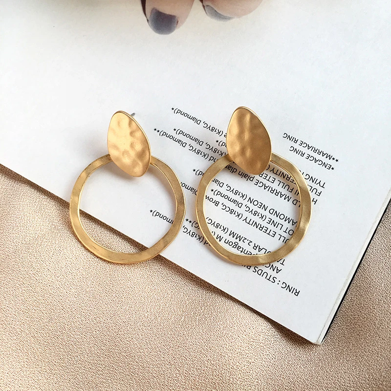 

Vintage Oversize Gold Color Metal Drop Earrings For Women Round Big Circle Earring Statement Ladies Jewelry 2019 New