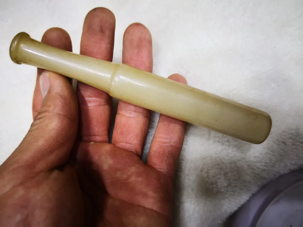 

Chinese old jades carving natural jade cigarette holder