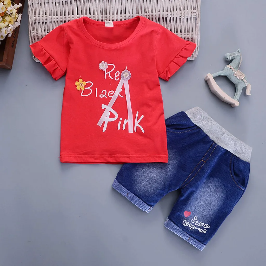Однотонная футболка с цветочным принтом для маленьких девочек; джинсовые шорты с буквенным принтом; комплекты из 2 предметов; детская одежда