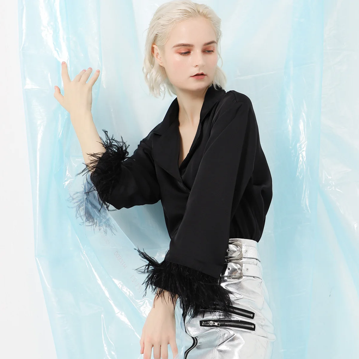 Женская рубашка Blusa с рукавом три четверти и отложным воротником| |