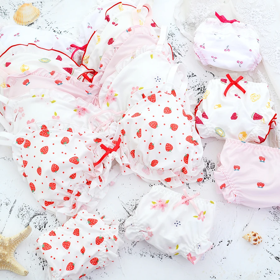 

Lovely fresh girl student underwear soft girl strawberry no steel ring triangular cup cos bra lingerie set bra and panty set