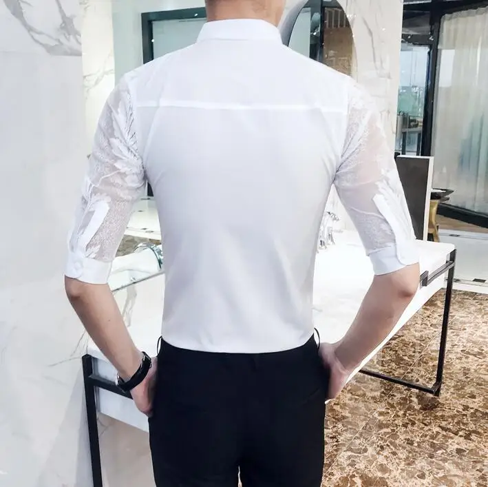 Британский стиль лето Для мужчин рубашка пикантные Кружево Лоскутная Slim Fit Tuxedo Shirt Для мужчин Половина рукава полые ночной клуб