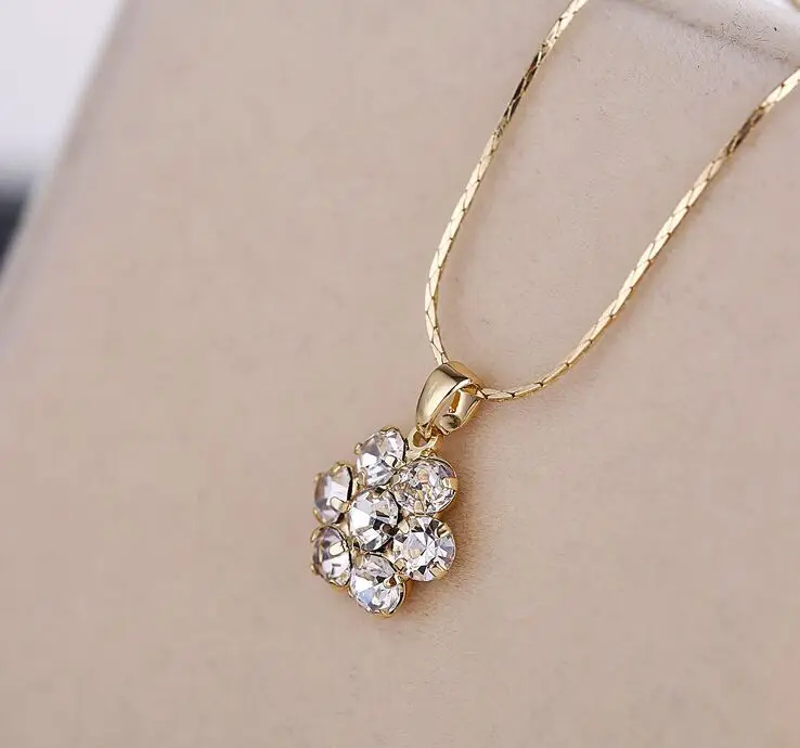 2017 New fashion good lucky crystal pendant necklace,good luck Flower