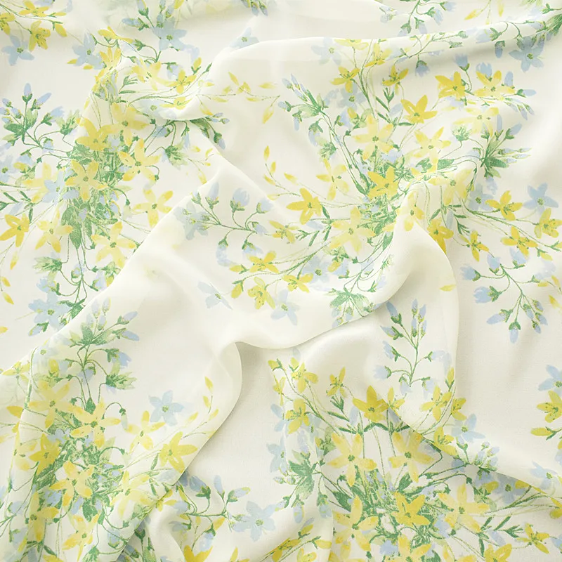 

2019 new composite silk high-stick chiffon fabric spring and summer prints fabric white background small broken flowers