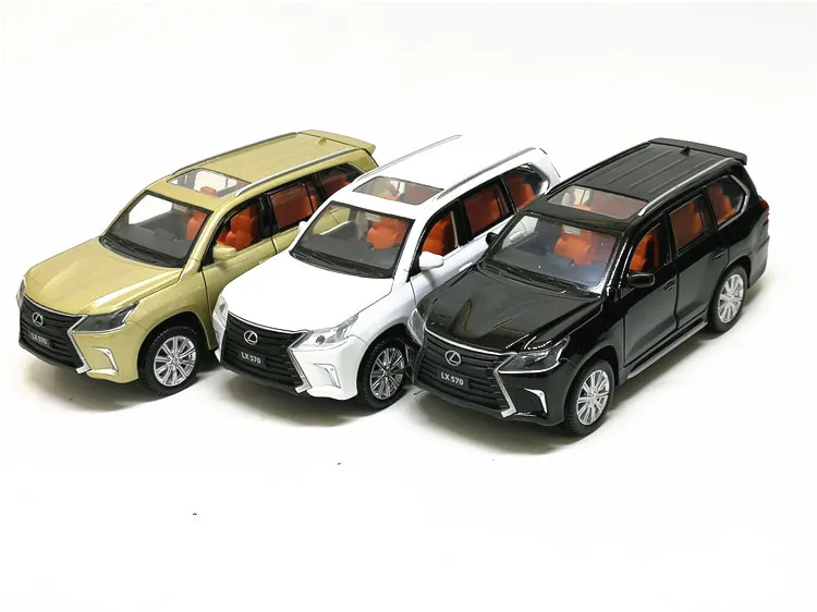 Kopen 132 Lexus570 Legering Auto Pull Back Auto Model Diecast Metalen Speelgoed Voertuigen met Geluid Licht 6 Open Deuren voor Kids gift Gratis Verzending