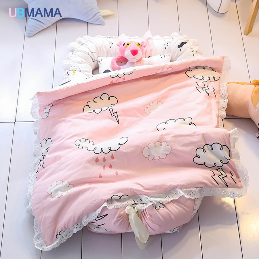 Travel Simple lovely Foldable Pillow Portable stripde Solid baby sleeper cotton Newborn Lace crib and pillow and quilt crib
