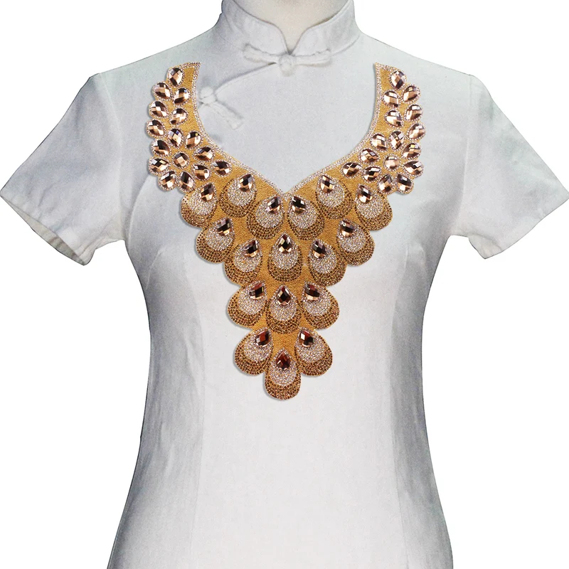 1piece Peacock Feather Collar Design Crystal Hot Fix Rhinestones Iron