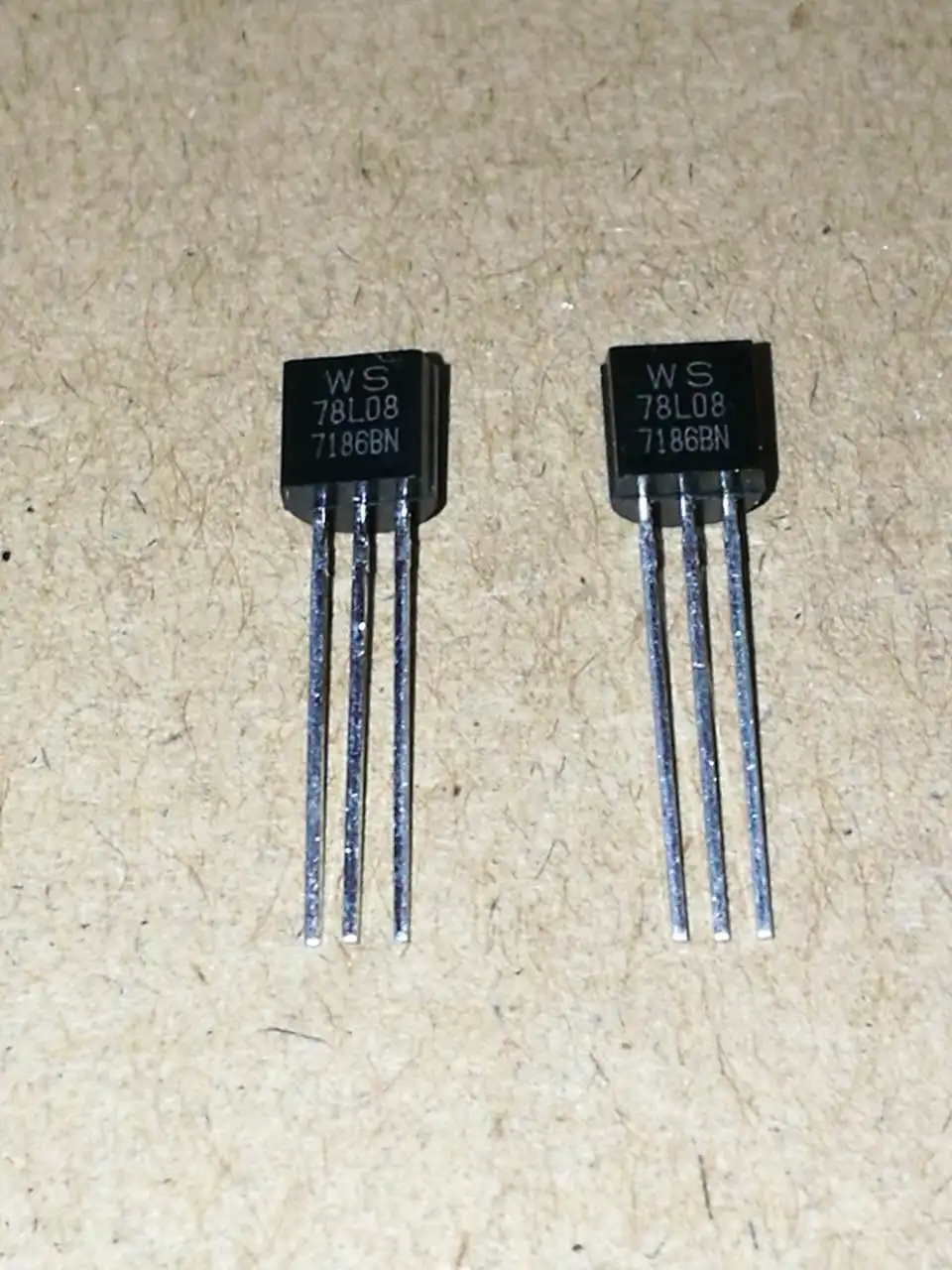 

10pcs/lot 78L08 TO-92 In Stock