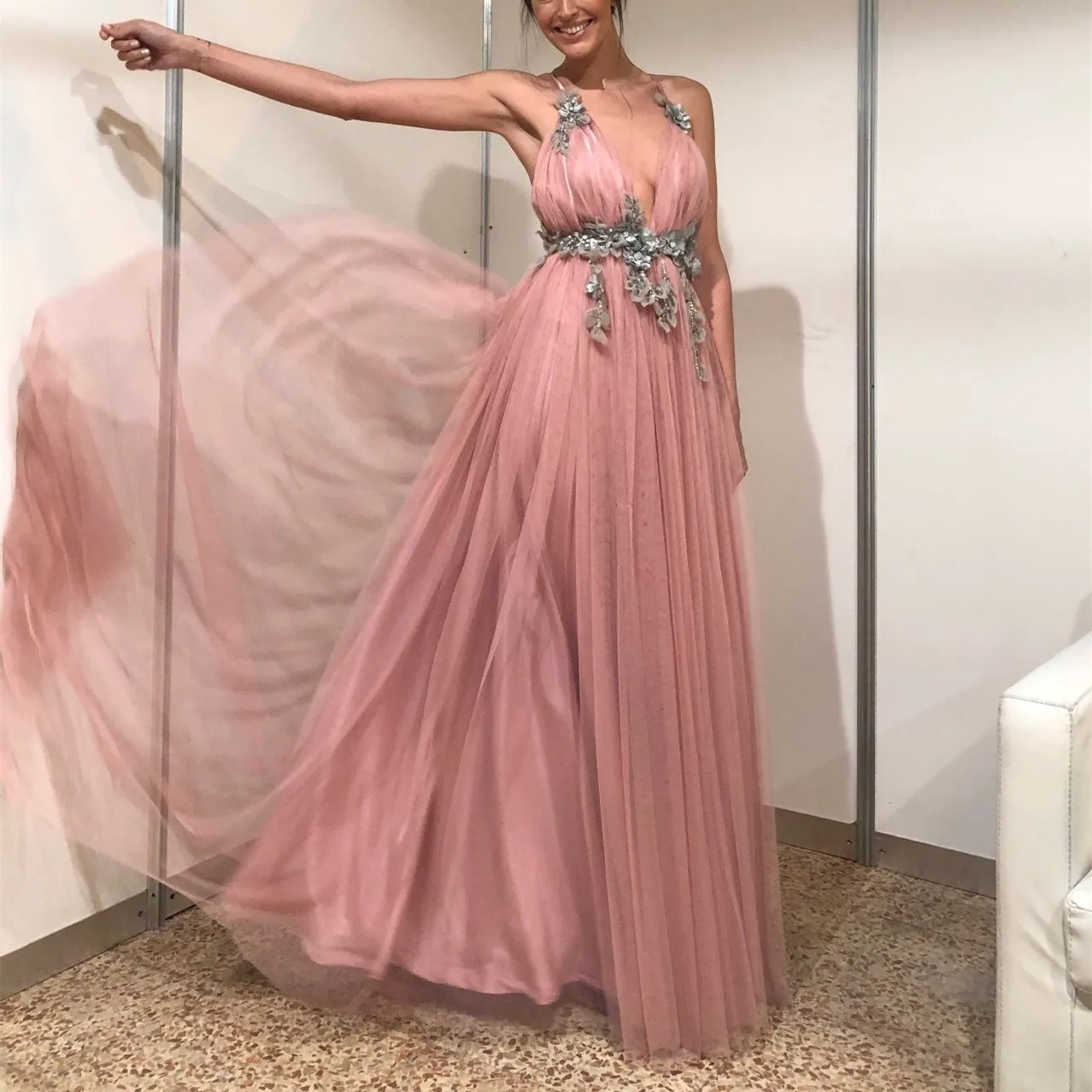 

2019 Sexy Mesh Long Dress Cute Backless Court Train Flowers A Line Dress Special Occasion Prom Gowns