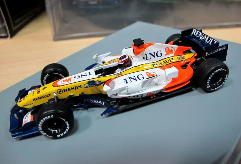 Литая игрушка модель 1:43 кольцо Renault F1 TEAM R27 2007 формула гоночный автомобиль