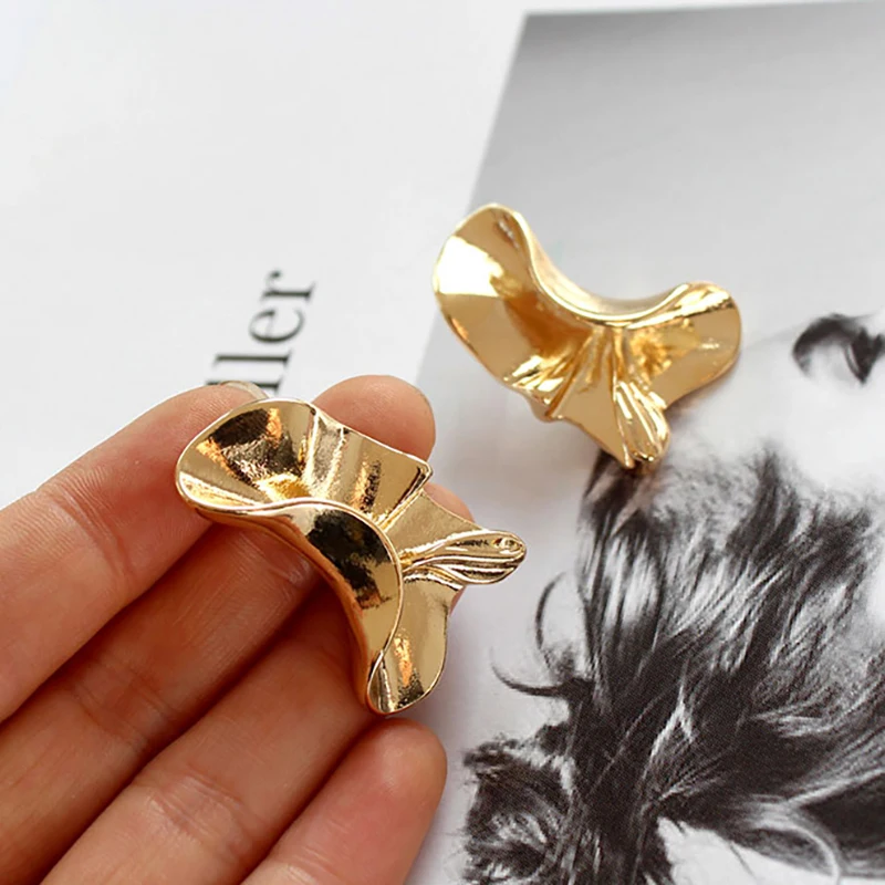 

SRCOI Irregular Metal Curve Twisted Earrings Vintage Gold Color Geometric Wave Personality Stud Earrings Women Fashion Jewelry