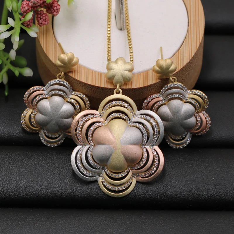 

Lanyika Jewelry Set Distinctive Flower Sandblasting Plated Necklace with Dangle Earrings for Wedding Best Bridal Gifts