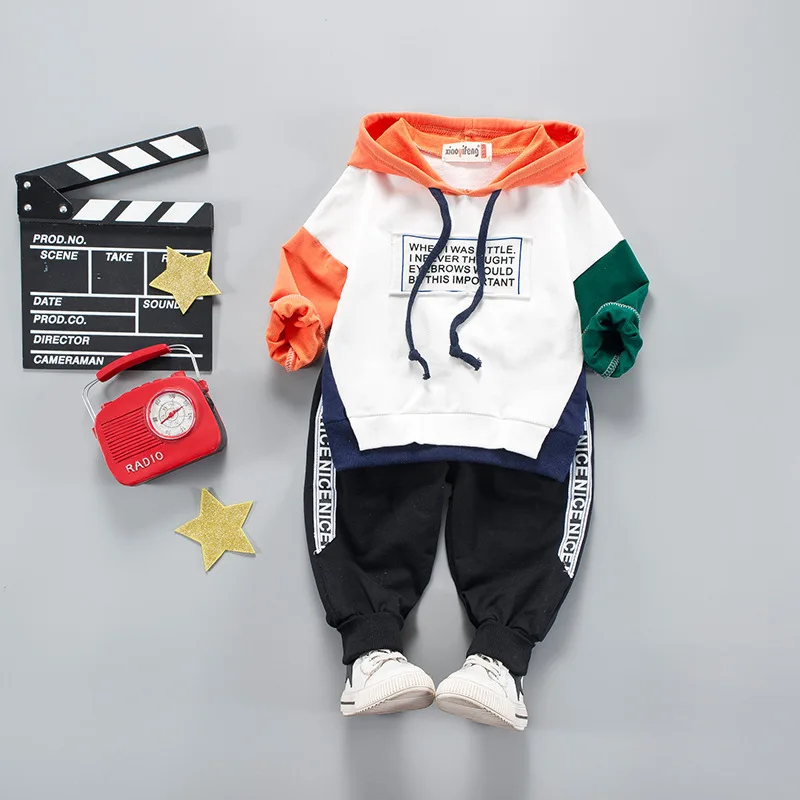 Новые брендовые весенние комплекты детской одежды костюм для мальчиков свитер с капюшоном для маленьких мальчиков Комплекты из двух предметов Модная хлопковая одежда для мальчиков и девочек