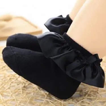 Однотонные шелковые носки для малышей; носки принцессы для маленьких девочек; новые хлопковые шелковые кружевные носки для девочек; нарядные свадебные носки для младенцев - Цвет: Black 1 to3y Satin