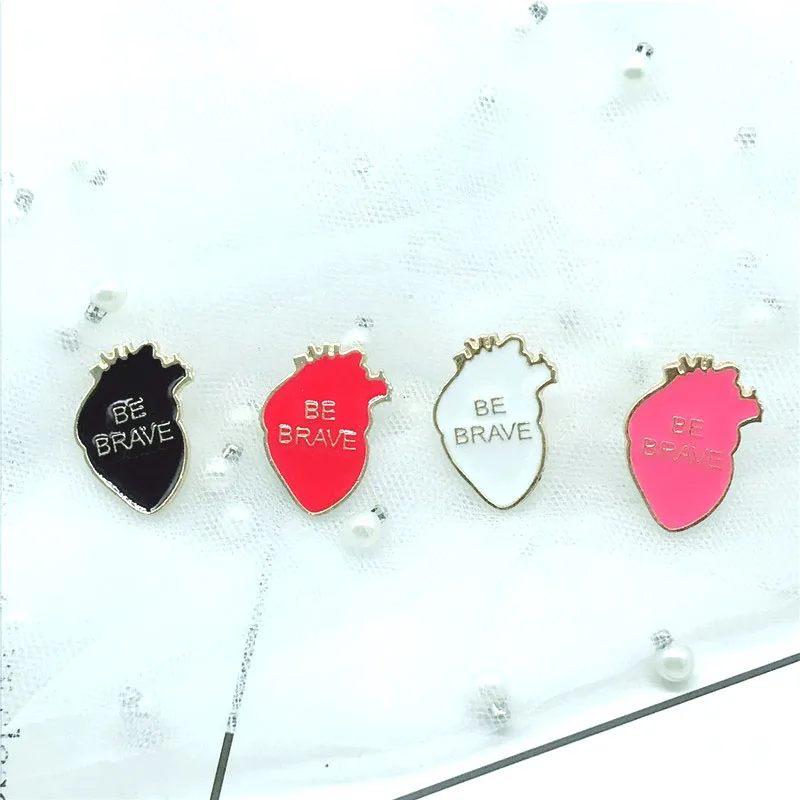 4 Pin значки с героями мультфильмов буквы BE BRAVE Броши для женщин Brave Heart Pins ювелирные изделия для воина эмаль значки на рюкзак сумка аксессуары