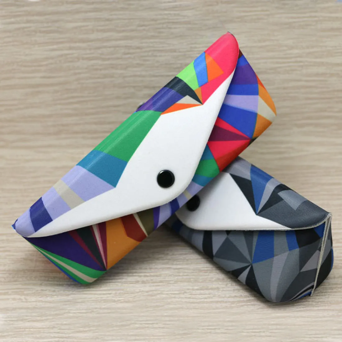 

Best Fashion Sunglasses Box Women Men Fashion Eyeglasses Case Colorful Triangular Shaped Cases Female Oculos De Sol Holders