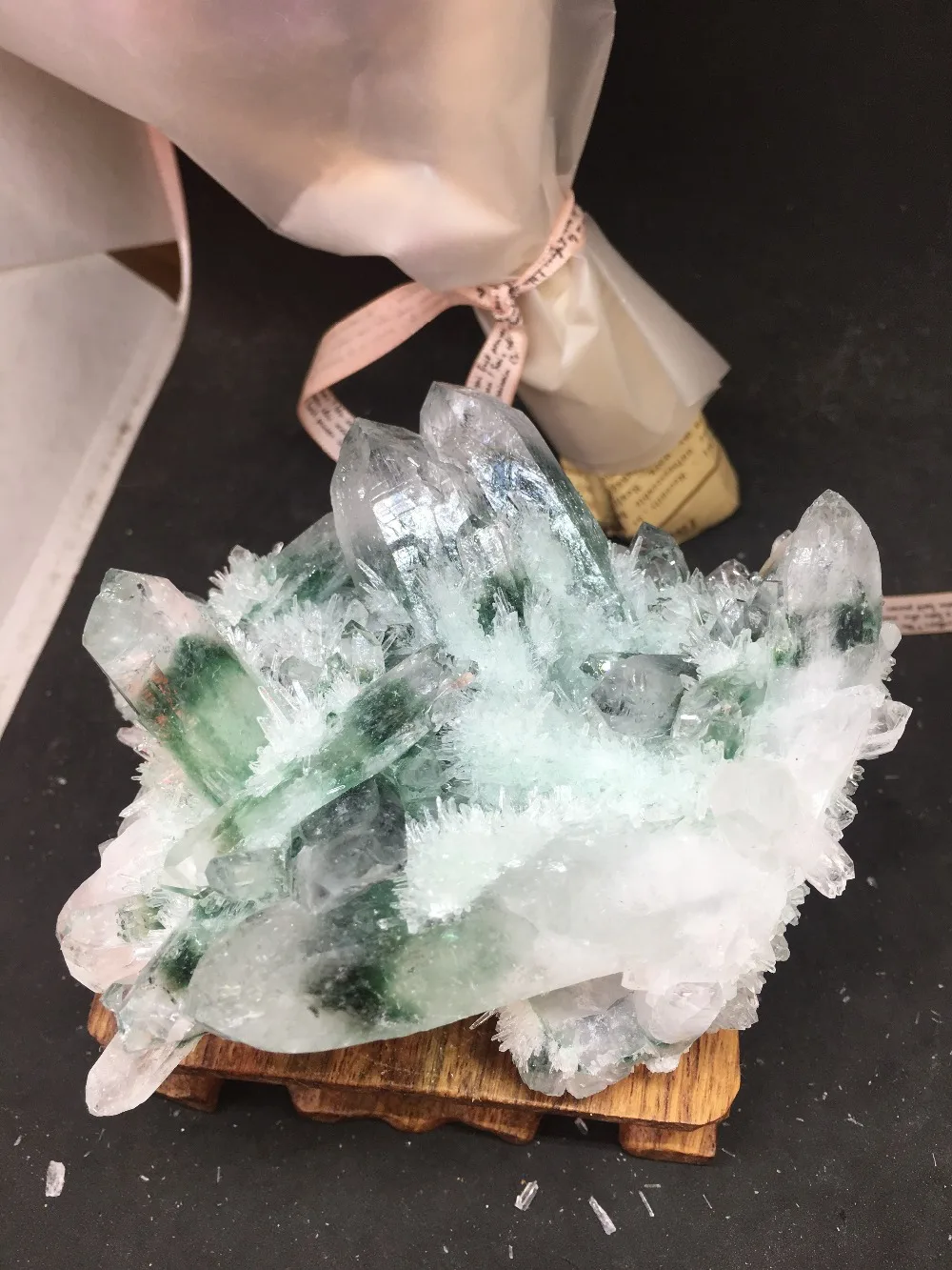 

PRETTY Aura Quartz Crystal Bismuth Titanium Silicon Clusters SPECIMEN Add the base