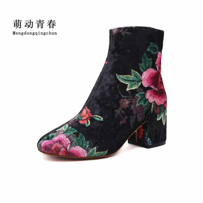 

2018 Fashion Women Ankle Boots Autumn Winter Botas Suede Woman Boots Women Embroidered Print Bootie Round Toe Sapatos Feminios