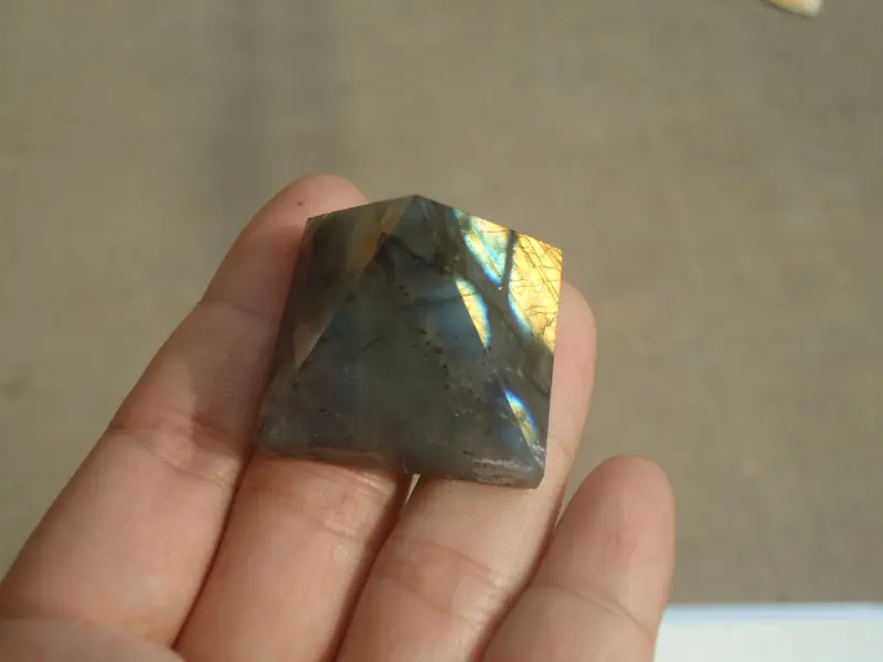 

Natural Moonstone natural labradorite pyramid Decoration PA1016