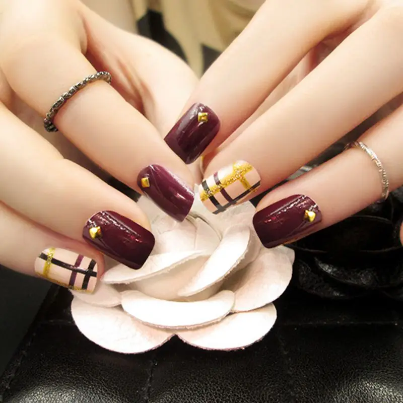 

24Pcs Wine Red False Nails Glitter Gold Grid 3D Rivet DIY Nails Art Tools Full Cover Fake Nails Manicure Tools Z088